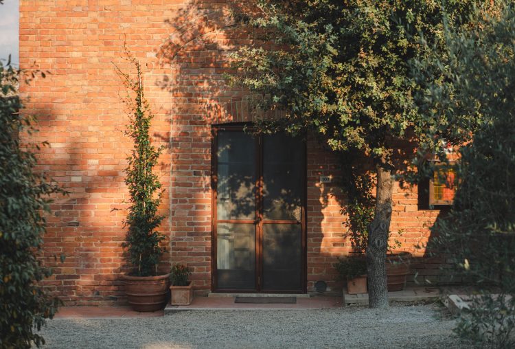 Romantic boutique hotels in Tuscany with wine tasting experiences