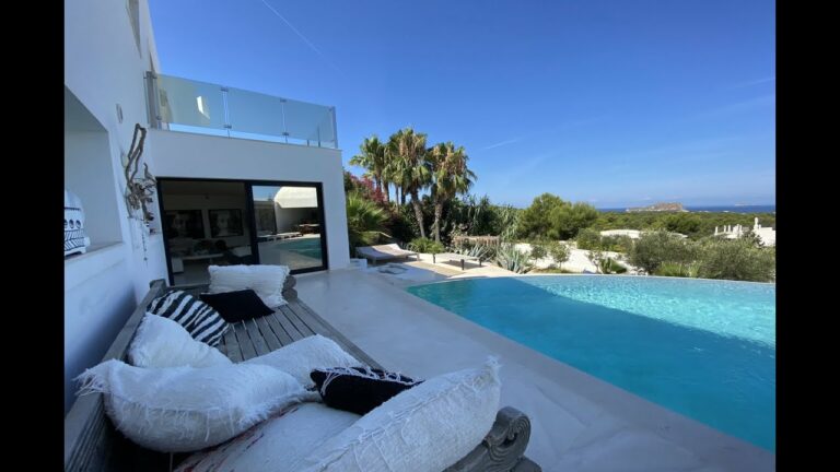 Finding the perfect villa for a romantic getaway with breathtaking sunsets